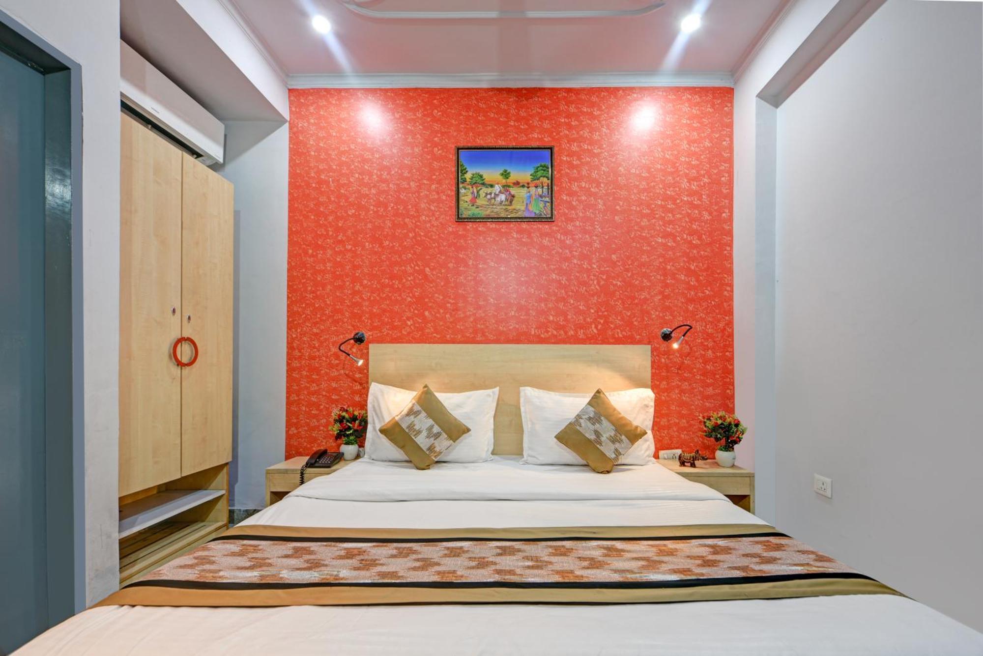 Royal Spark Inn1 - Medicity Gurugram, Near Medanta Hospital Gurgaon Dış mekan fotoğraf