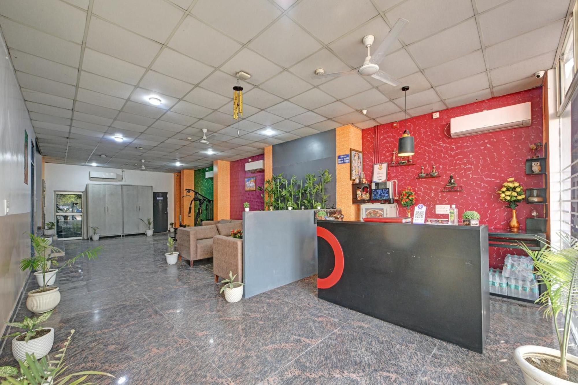 Royal Spark Inn1 - Medicity Gurugram, Near Medanta Hospital Gurgaon Dış mekan fotoğraf