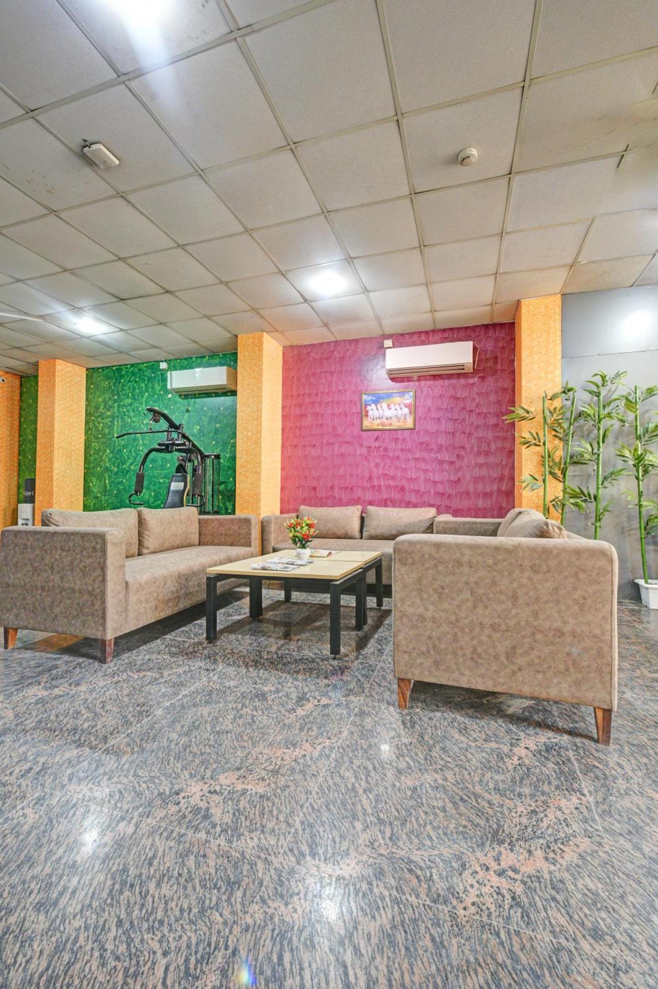 Royal Spark Inn1 - Medicity Gurugram, Near Medanta Hospital Gurgaon Dış mekan fotoğraf