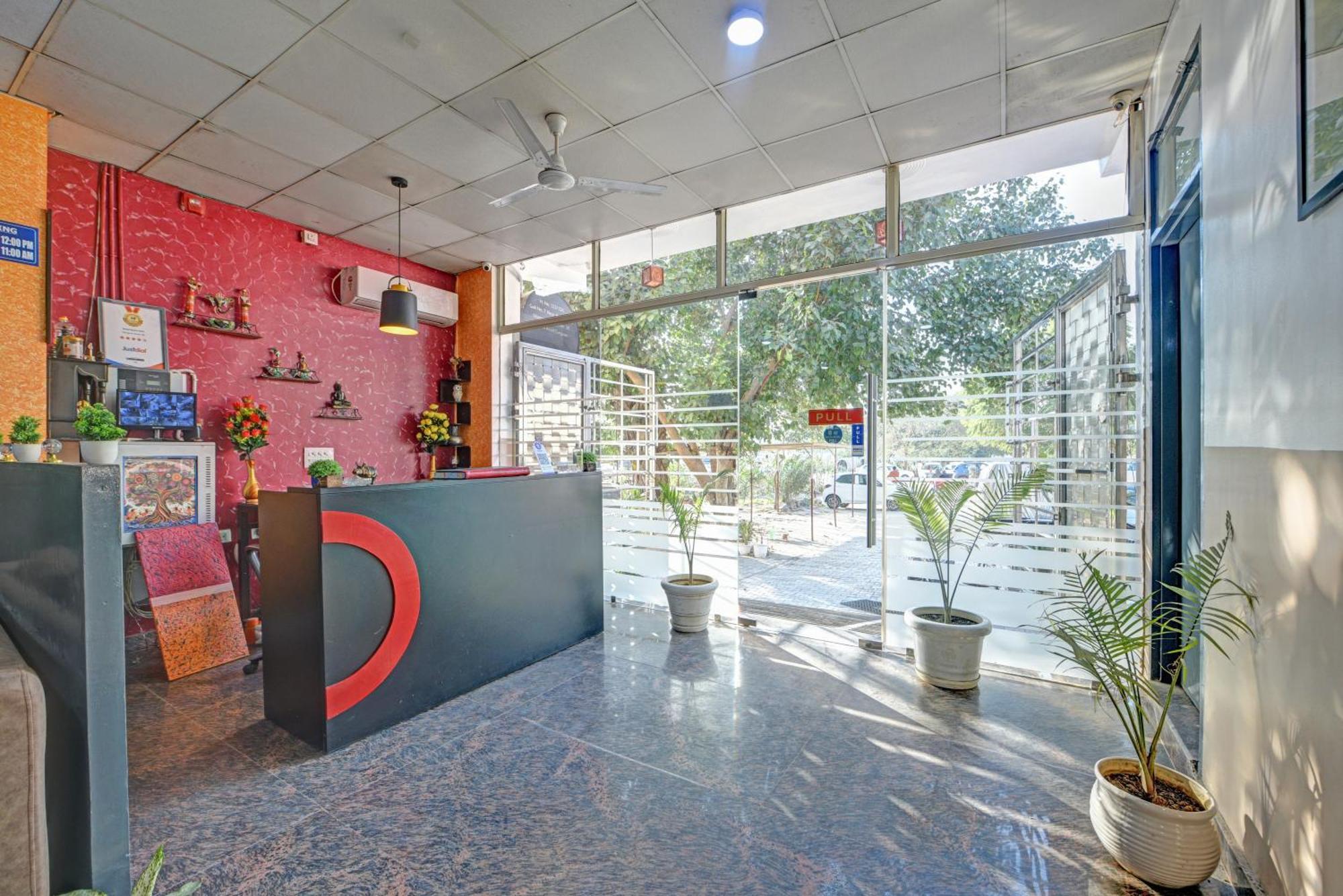 Royal Spark Inn1 - Medicity Gurugram, Near Medanta Hospital Gurgaon Dış mekan fotoğraf