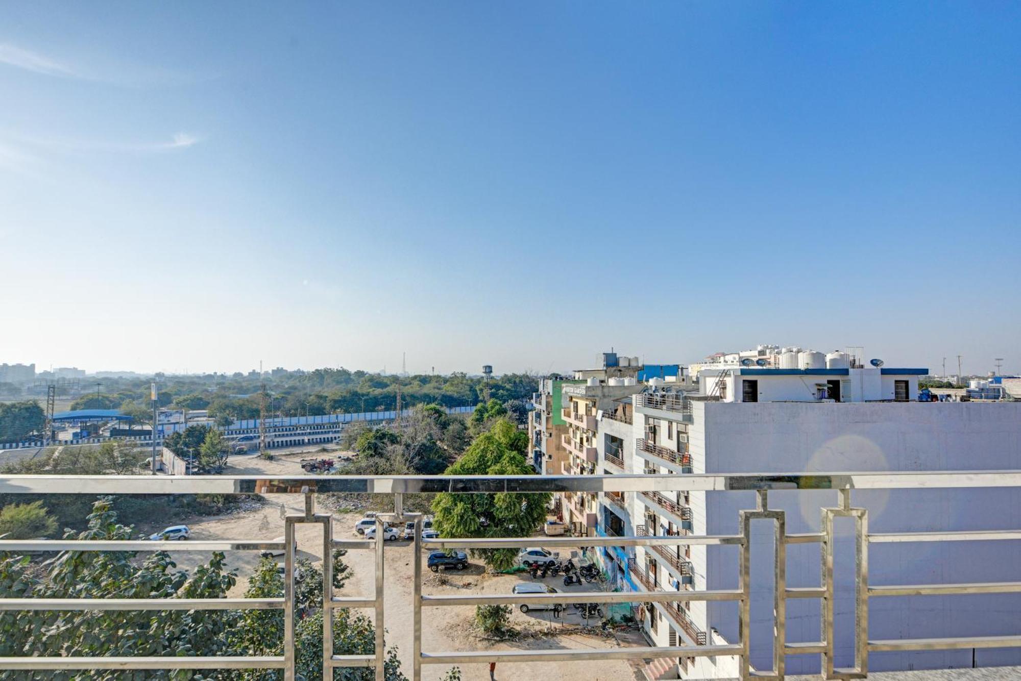 Royal Spark Inn1 - Medicity Gurugram, Near Medanta Hospital Gurgaon Dış mekan fotoğraf