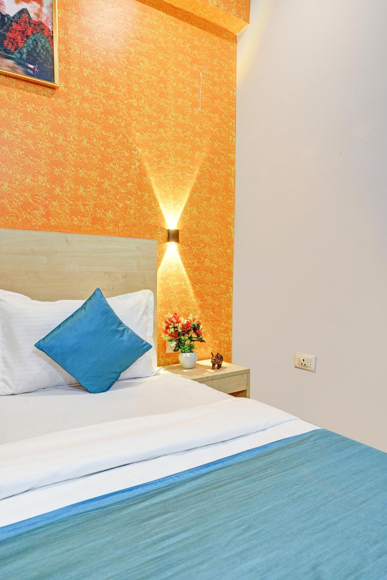 Royal Spark Inn1 - Medicity Gurugram, Near Medanta Hospital Gurgaon Dış mekan fotoğraf